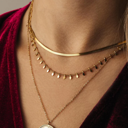 Collier élégant à maillons serpent en acier inoxydable plaqué or jaune 18 carats